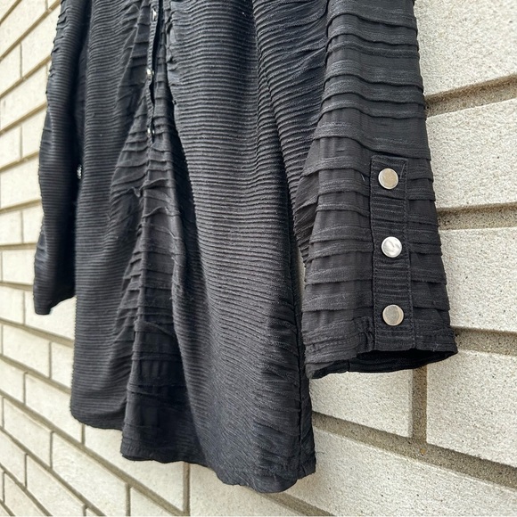 Cache Black Textured Snap Front Tunic Top Size Large Diabolo Nylon Stretch - Picture 5 of 8